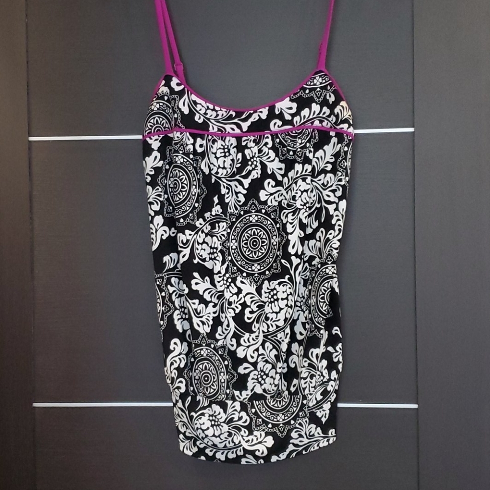 INC Black/white with purple top